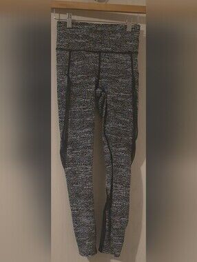 Lululemon Pace Perfect 7/8 Tight 25" | Air Time White Black / Black | Size 4